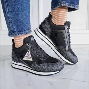 ❤️MICHAEL KORS WILMA Trainer Sneaker 9 Women's Black Monogram Fashion Lifestyle